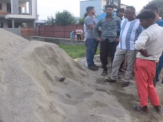 Haldwani: काश किसी ने देख लिया होता…डंपर से रेत गिरते ही दबा पवन, बचने के लिए मारता रहा हाथ-पैर, पढ़ें पूरी खबर