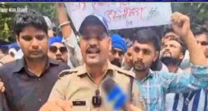 Protest: उत्तराखंड पुलिस का सिपाही पहुंचा जंतर मंतर, युवाओं के आंदोलन में लिया हिस्सा, महकमे में हड़कंप