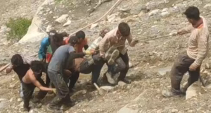 Gangotri Highway: रतूड़ीसेरा में गिरे बोल्डर, चपेट में आकर 100 मीटर गहरी खाई में गिरा मजदूर, हायर सेंटर रेफर