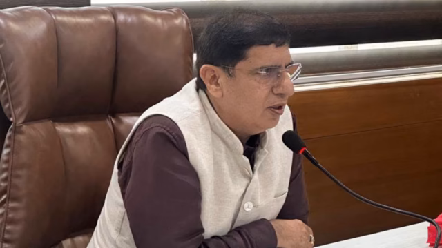 pradeep-batra-transport-minister_53d36f8a2700f2033db7b22202812d8d