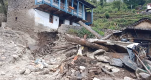 Chamoli Rain: ज्योतिर्मठ में भारी बारिश, पगनो गांव में घर में घुसा मलबा, दो बुजुर्ग फंसे, बदरीनाथ हाईवे भी बंद