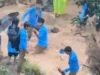 उत्तराखंड में शिक्षा की कीमत जान! उफनते गधेरे को पार कर स्कूल पहुंच रहे बच्चे