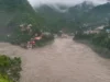 Uttarakhand: रुद्रप्रयाग में अलकनंदा का जलस्तर चेतावनी स्तर पर, लोगों को नदी से दूर रहने की सलाह, 12 सड़कें बंद