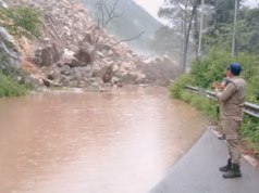 Uttarakhand Weather: चेतावनी रेखा पर नदियां, 132 सड़कें बंद, आज भी बारिश का येलो अलर्ट, हाईवे का जानें अपडेट