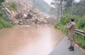 Uttarakhand Weather: चेतावनी रेखा पर नदियां, 132 सड़कें बंद, आज भी बारिश का येलो अलर्ट, हाईवे का जानें अपडेट