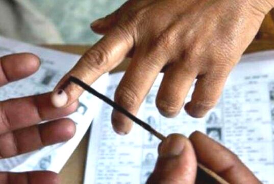 Uttarakhand: जहां सबसे अधिक वोट काटने के आवेदन, वहां मंडलायुक्त करेंगे जांच, बैठक में एसआईआर पर समीक्षा