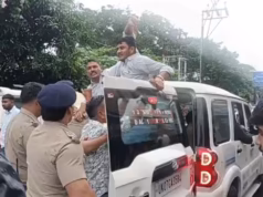 Dehradun: लंबित विजिलेंस जांच और भ्रष्टाचार के विरोध में सुराज सेवा दल का सचिवालय कूच, कार्यकर्ता गिरफ्तार