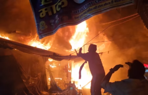 Roorkee: ज्वैलरी और खिलौने की दुकानों में लगी भीषण आग, साबिर पाक के सालाना उर्स के बीच मची अफरातफरी