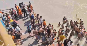 Devprayag: टोड़ेश्वर घाट पर गंगा के तेज बहाव में बहा हरियाणा का कांवड़िया, तलाश में जुटी एसडीआरएफ