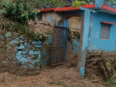 Tehri News: अतिवृष्टि से कोट बूढ़ाकेदार में भूस्खलन, घरों में घुसा मलबा, प्रभावितों के विस्थापन की उठी मांग