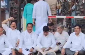 उत्तराखंड से दिल्ली पहुंचे कांग्रेस नेता: एसआईआर को लेकर जताया विरोध, चुनाव आयोग के बाहर किया प्रदर्शन