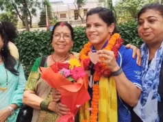 कॉमनवेल्थ गेम्स: देश के लिए कांस्य पदक जीतकर लौटी बेटी, राजधानी देहारदून में उन्नति शर्मा का हुआ भव्य स्वागत