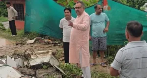 उत्तराखंड में करंट लगने से मां-बेटी की मौत, ग्रामीणों ने अधिकारियों पर लगाया लापरवाही का आरोप