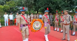 Haldwani: पूर्व डीजीपी भैरव दत्त खर्कवाल का 92 वर्ष में निधन, पुलिस और अर्द्धसैनिक बलों ने दी अंतिम सलामी