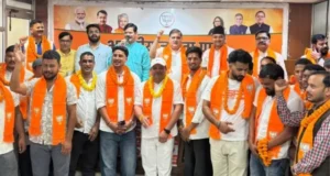 Uttarakhand: चंपावत में भाजपा ने लगाई बड़ी सेंध, कांग्रेस को दिया झटका, नगर पंचायत अध्यक्ष सहित 31 लोगों ने थामा कमल