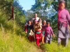 Uttarakhand: चमोली में सड़क के अभाव में डोली के सहारे अस्पताल पहुंचे बुजुर्ग की मौत, महिलाओं का संघर्ष भी न बचा सका जिंदगी