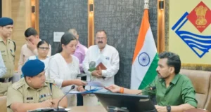 6 महीने तक शिकायत दबाए बैठे अफसरों पर गिरेगी गाज, CM हेल्पलाइन को लेकर देहरादून डीएम सख्त