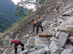रुद्रप्रयाग: चीरबासा में मलबा-पत्थर आने से केदारनाथ पैदल मार्ग बंद, सोनप्रयाग-गौरीकुंड से आगे नहीं भेजे यात्री