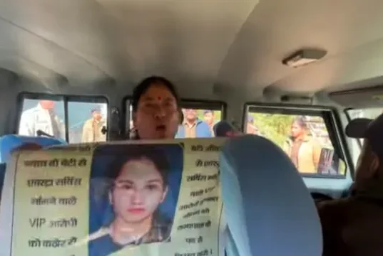 अंकिता भंडारी न्याय: सीएम से मिलने जा रही सरस्वती देवी हिरासत में, महिला सुरक्षा पर उठाई आवाज