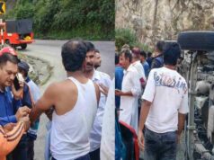 रुद्रप्रयाग: यात्रियों से भरा टेंपो ट्रैवलर अनियंत्रित होकर पलटा, चालक समेत 16 लोग घायल, अस्पताल में भर्ती