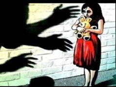 Uttarakhand: छात्राओं ने शिक्षक पर लगाए बैड टच के आरोप, शिकायत लेकर पहुंचे परिजन तो बंद किए गए स्कूल के गेट