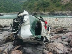 Uttarakhand: ऋषिकेश-बदरीनाथ हाईवे के पास गहरी खाई में गिरा वाहन, दो की मौत, तीन अन्य की तलाश में रेस्क्यू जारी