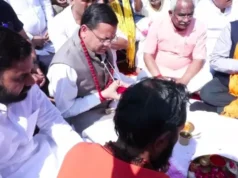 Uttarakhand: मुख्यमंत्री पुष्कर सिंह धामी ने प्रधानमंत्री मोदी के 25 वर्ष की सार्वजनिक सेवा पर हर की पैड़ी हरिद्वार पर किया गंगा पूजन
