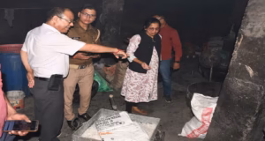 कोटद्वार: तेज अंधड़ में गिरा पेड़, एक की मौत, दूसरा घायल, बारिश से बचने के लिए चाय की दुकान के पास थे खड़े