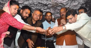 देहरादून: टपकेश्वर मंदिर में पूजा के बाद कांग्रेस की न्याय यात्रा शुरू, प्रीतम सिंह के नेतृत्व में पदयात्रा