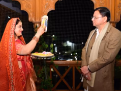 करवा चौथ 2026: चांद के दीदार से लेकर व्रत खोलने तक, मुख्यमंत्री और पत्नी गीता धामी की दिखी खास झलक