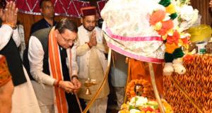 उत्तरकाशी दौरे पर सीएम धामी: विश्वनाथ-शक्ति मंदिर कॉरिडोर की घोषणा, भटवाड़ी में केंद्रीय विद्यालय का प्रस्ताव